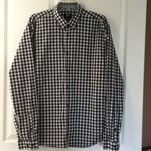 H&M Men’s button front shirt.